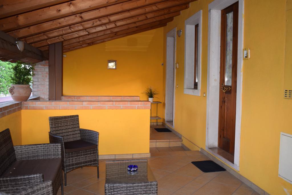 Agriturismo Fior Di Pesco Hotell Sommacampagna Exteriör bild