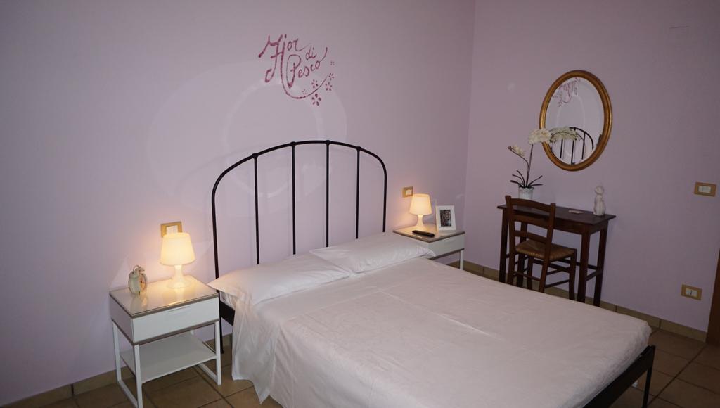 Agriturismo Fior Di Pesco Hotell Sommacampagna Exteriör bild