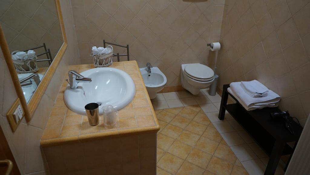 Agriturismo Fior Di Pesco Hotell Sommacampagna Exteriör bild
