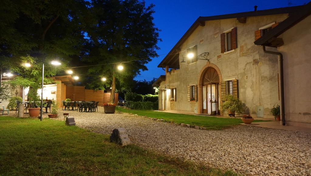 Agriturismo Fior Di Pesco Hotell Sommacampagna Exteriör bild